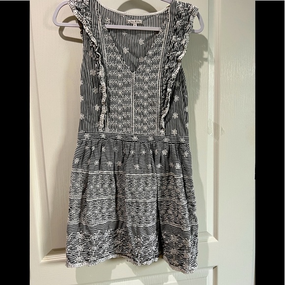 Willow & Clay - Picture 1 of 2